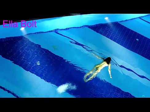 ❤️ Ich kann nicht aufhören zuzusehen, junge Blondine beim Nacktschwimmen im Pool des ELLA BOLT Resorts erwischt ☑ Sex video bei de.javarchive.top ❤