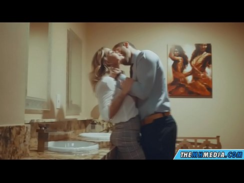 ❤️ Wenn eine vollbusige Blondine dich in einer öffentlichen Toilette verführt ☑ Sex video bei de.javarchive.top ❤